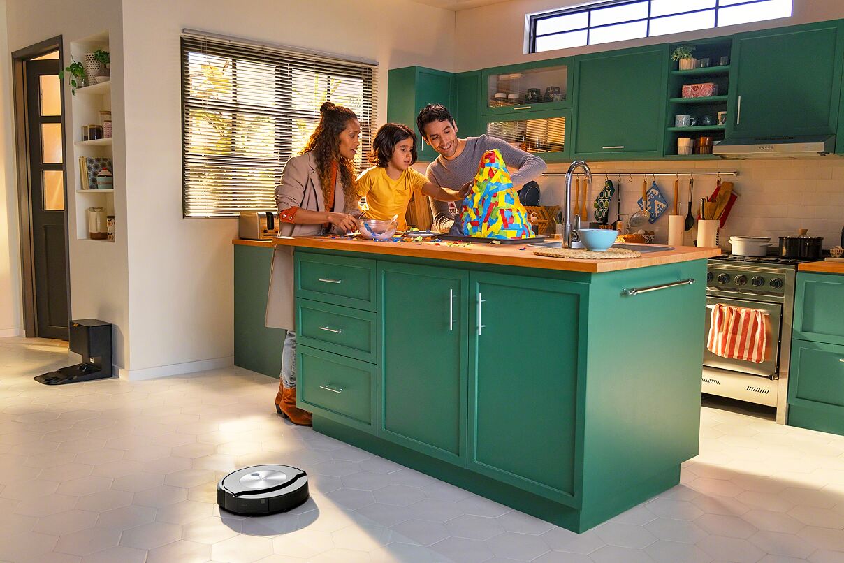 iRobot_Roomba Combo j7+_Kitchen Cleaning_999,00 EUR