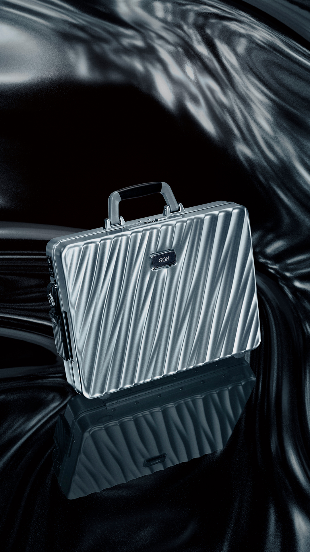 19 Degree Aluminum Briefcase